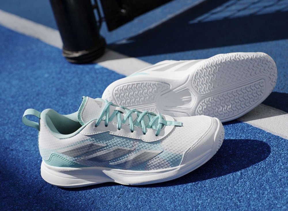 Женские Кроссовки теннисные Adidas Avaflash - cloud white/silver metallic/flash aqua
