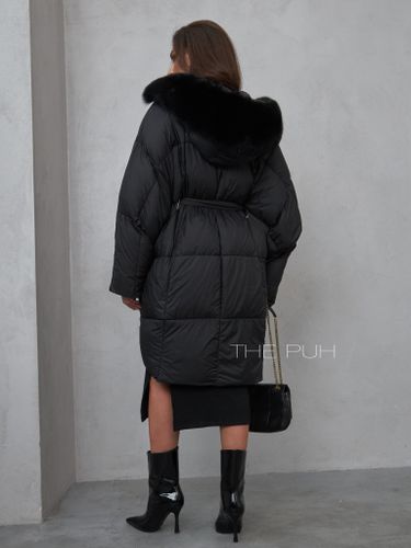 Удлиненный пуховик летучая мышь черного цвета с мехом