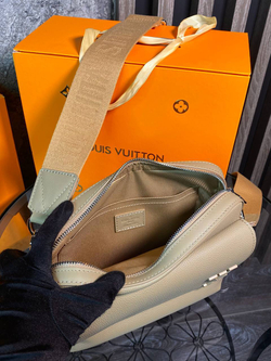 Сумка-мессенджер Louis Vuitton