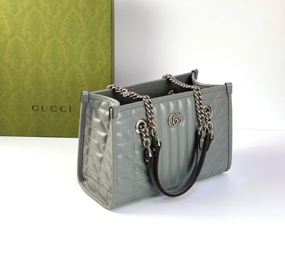 Маленькая сумка-тоут Gucci GG Marmont серый
