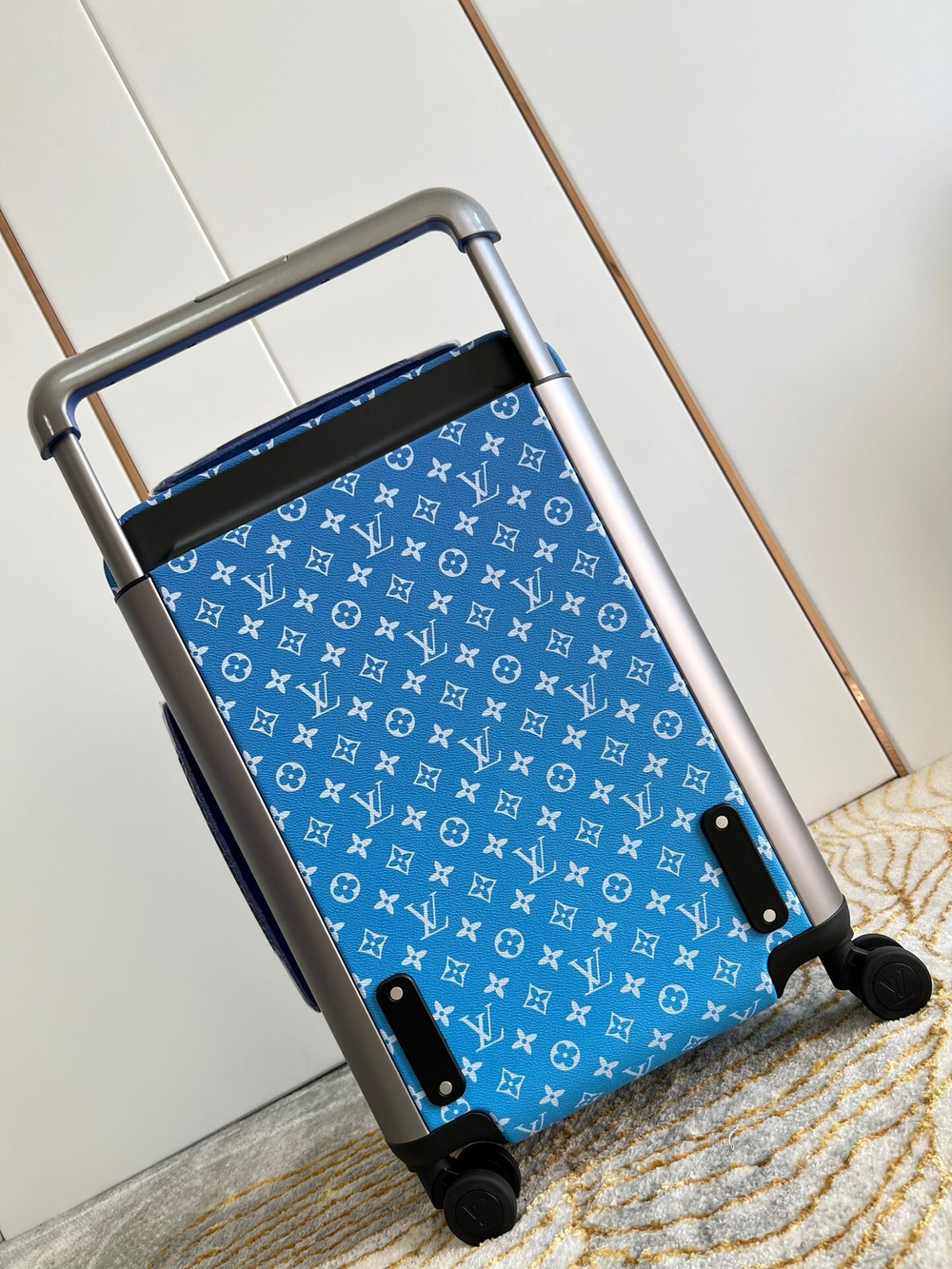 Louis Vuitton Horizon 55 Suitcase
