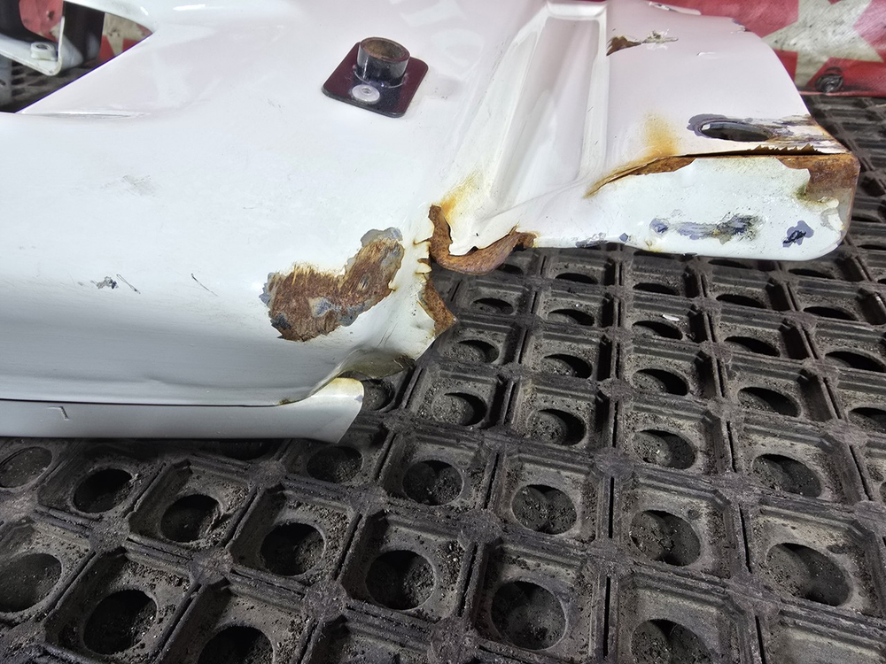 Угол бампера левый  2023г.