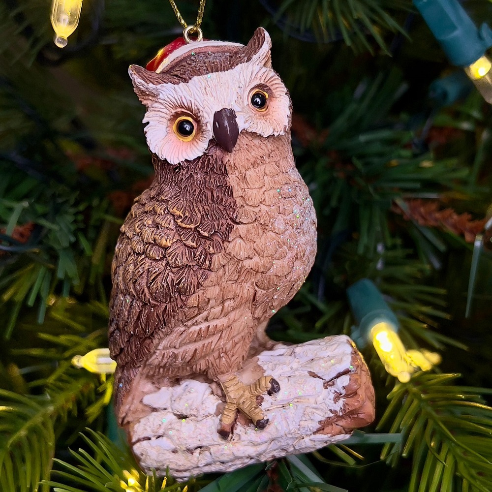 Зверёк на бревне, ёлочное украшение