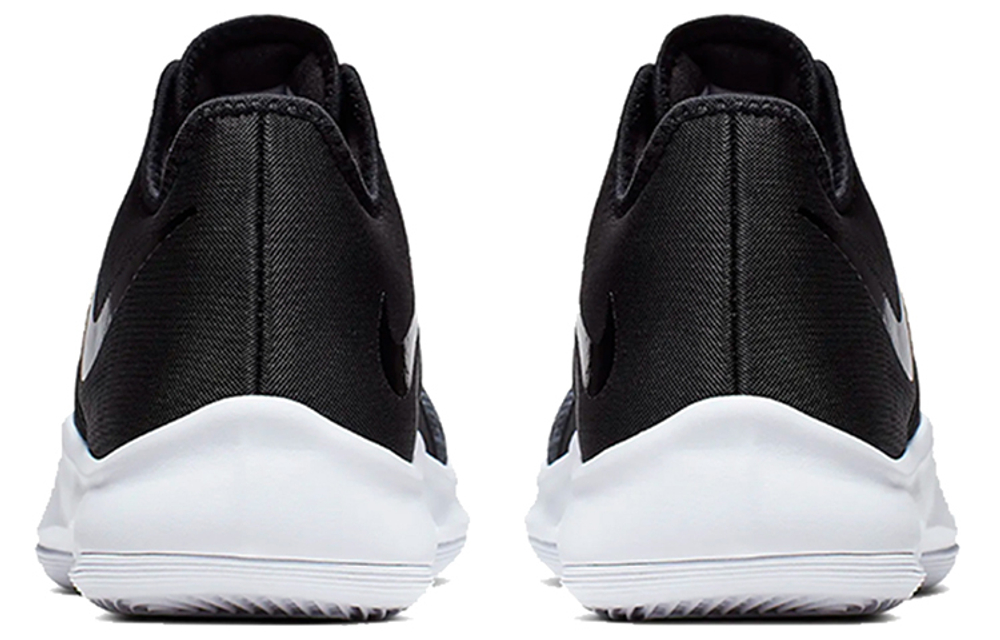 Кроссовки Nike Air Versitile 3