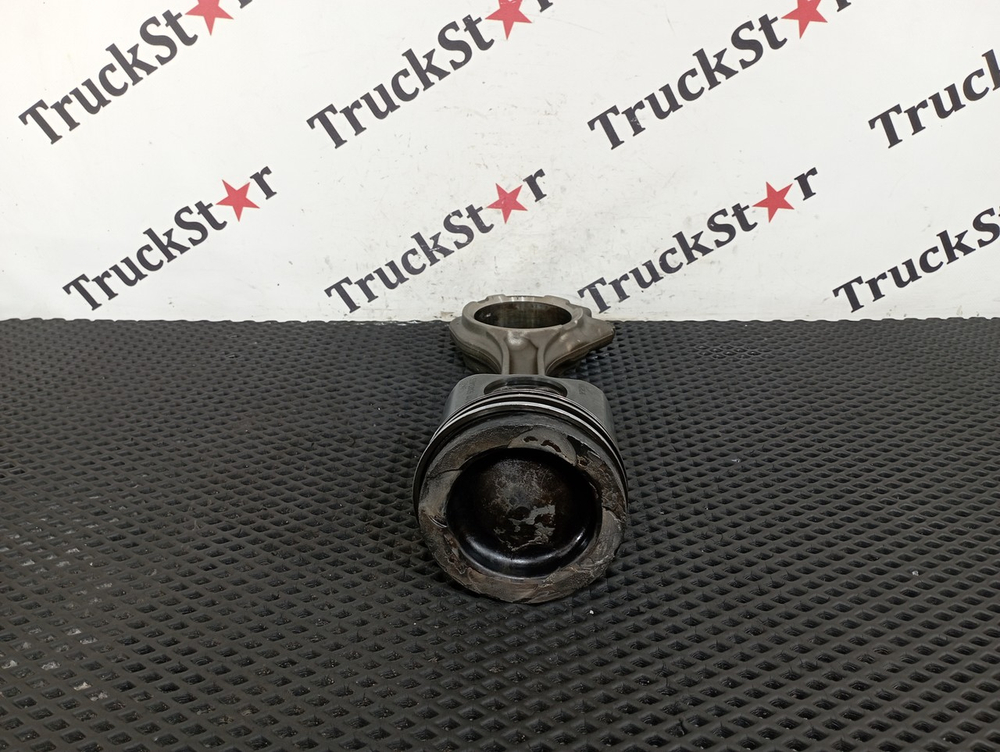 Поршень с шатуном