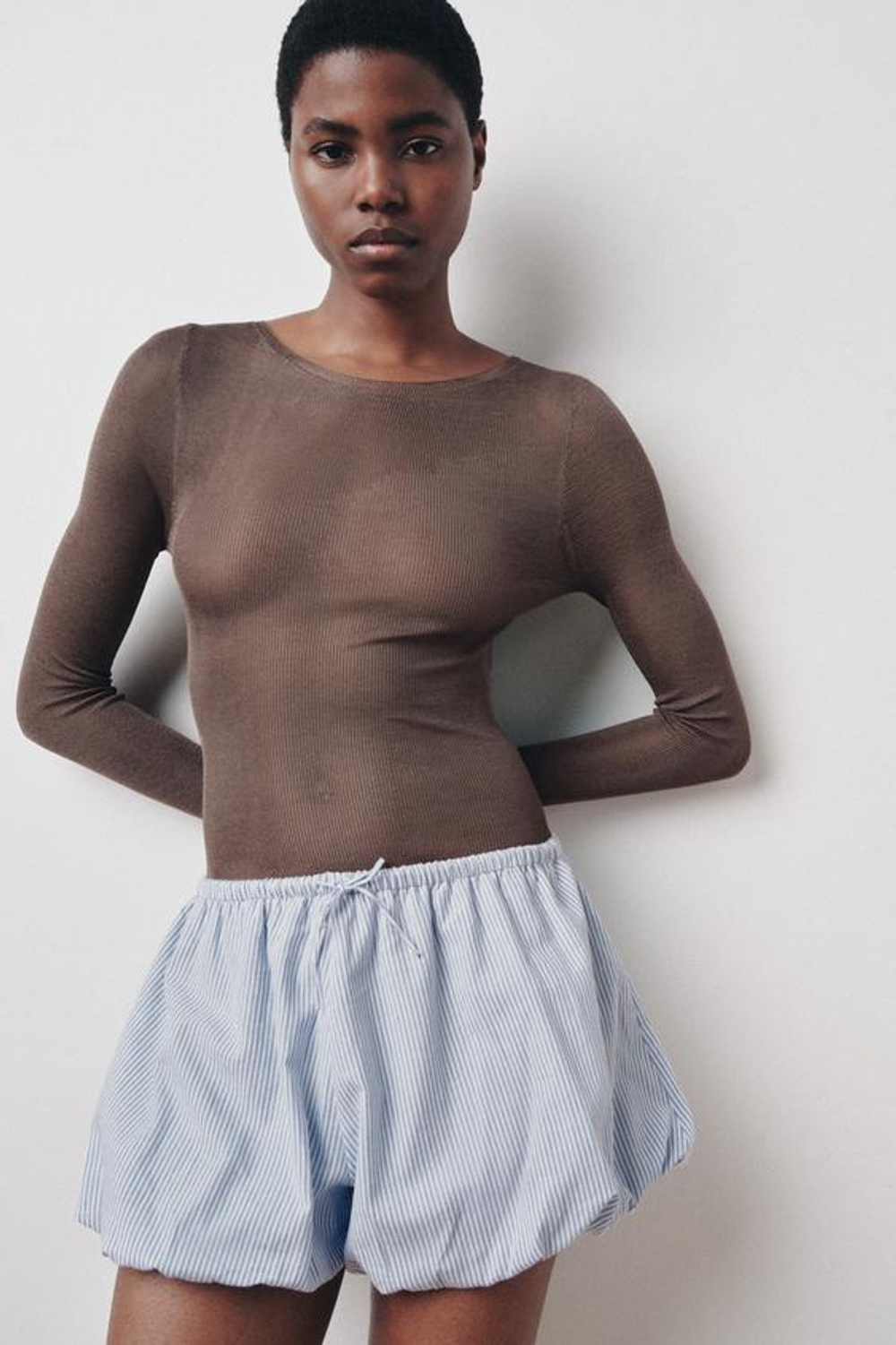 ZARА ПОЛОСАТЫЕ ШОРТЫ-КЮЛОТЫ, НЕБЕСНО-ГОЛУБОЙ