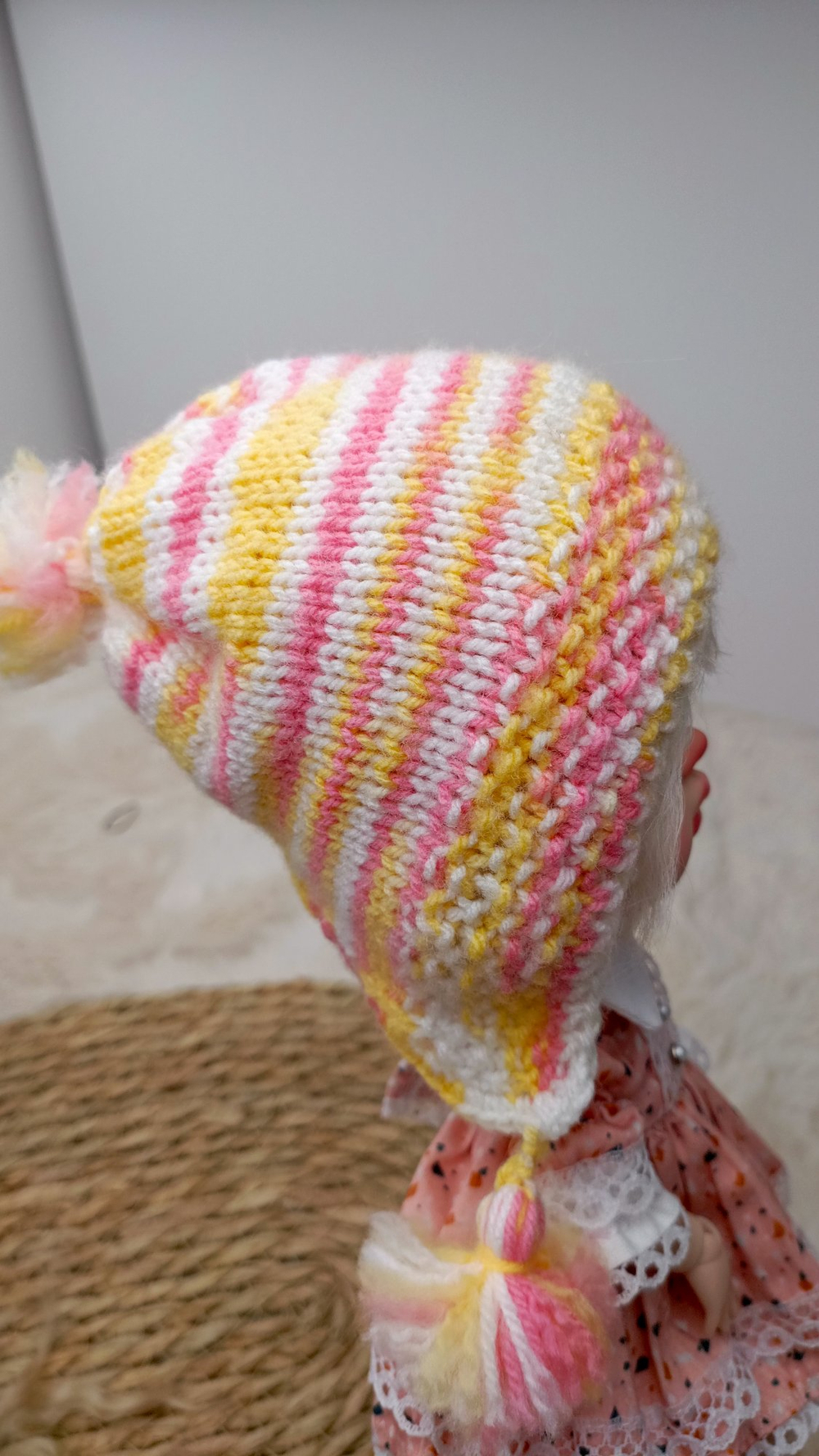 Шапка вязаная для куклы Ева (Куан) - QC0001