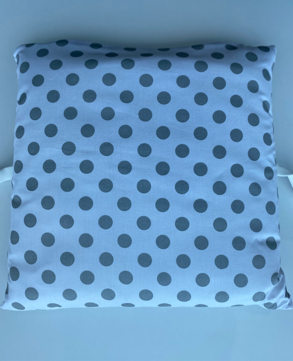 Комплект в кроватку 17 предметов "Зайка и подарки" серый, сатин