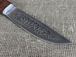 Шкуросъемный нож "Якут" с кованым долом, рукоять мореная карельская береза
