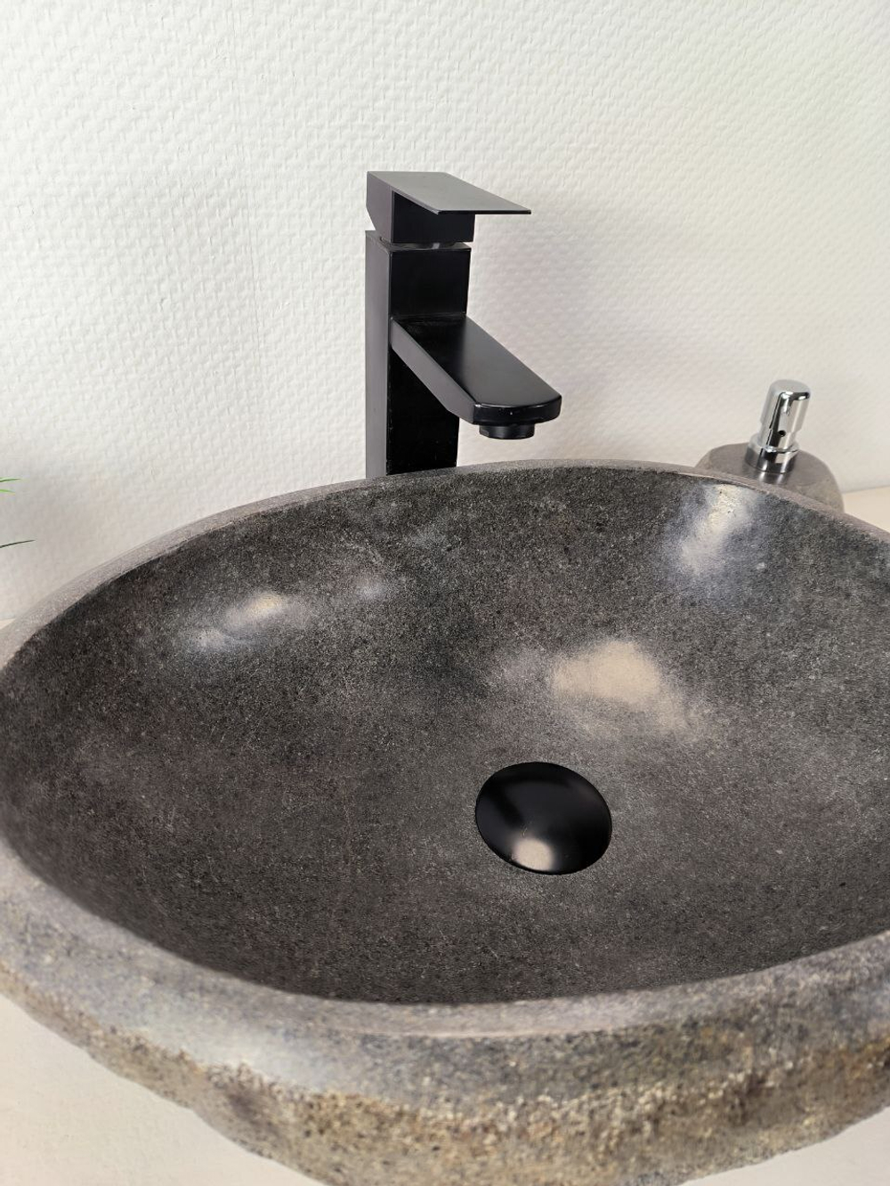 Раковина из речного камня RS-66004 46х35х15 из натурального камня