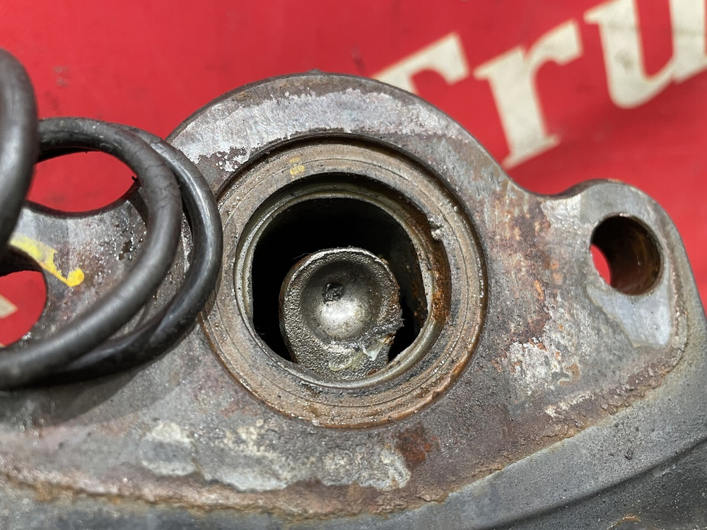 Суппорт задний левый 2016г.