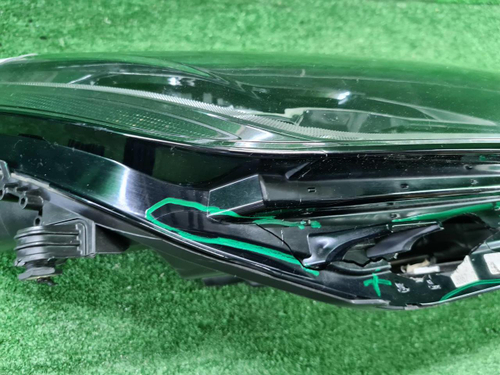 Фара правая Jaguar E-PACE (2017-2021) LED