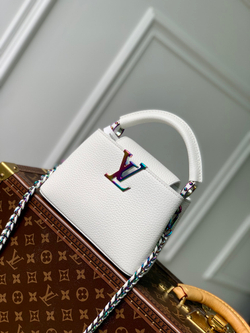 Louis Vuitton Capucines Mini