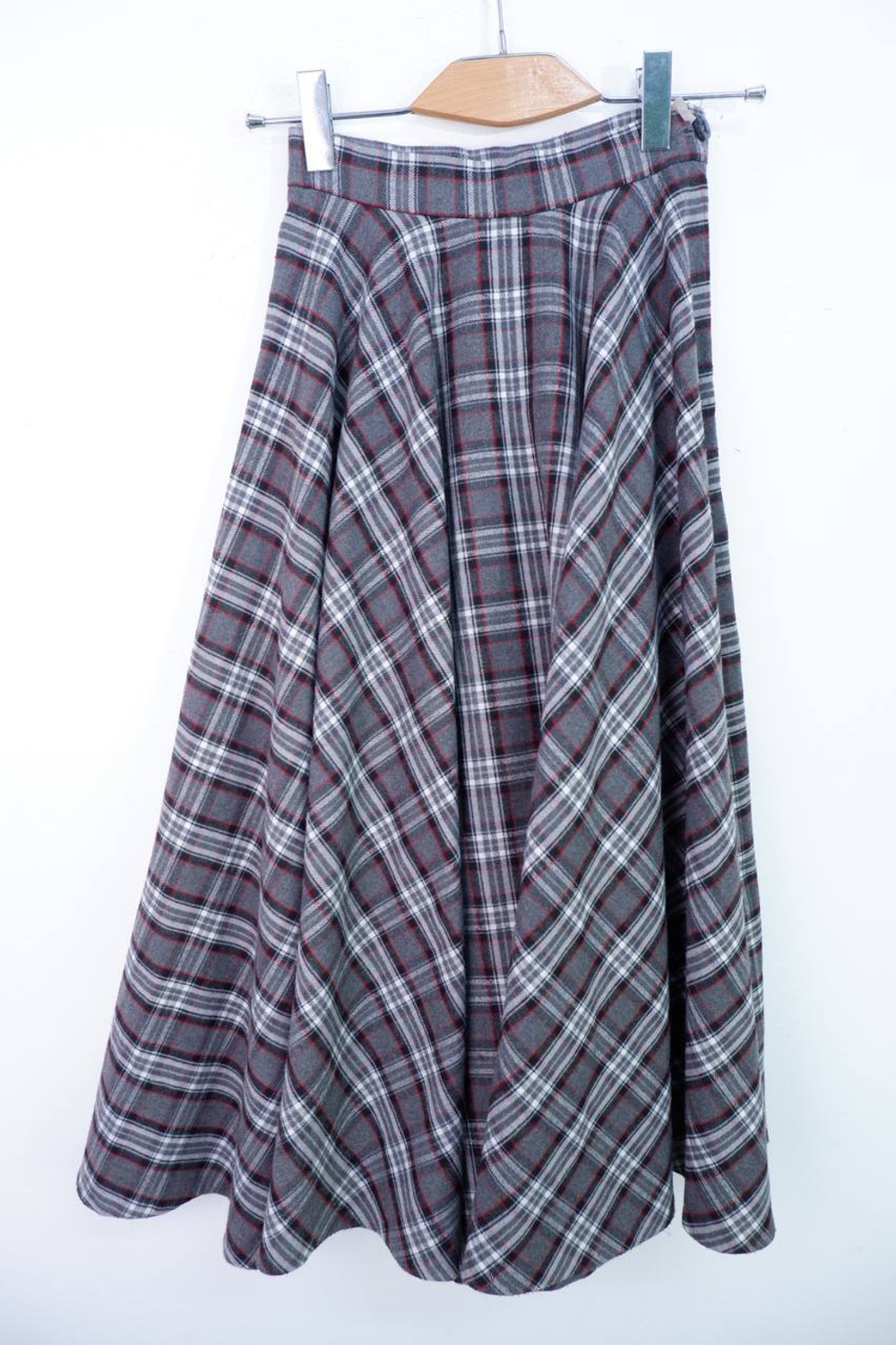 Юбка в актуальную клетку, визуально на 42 размер