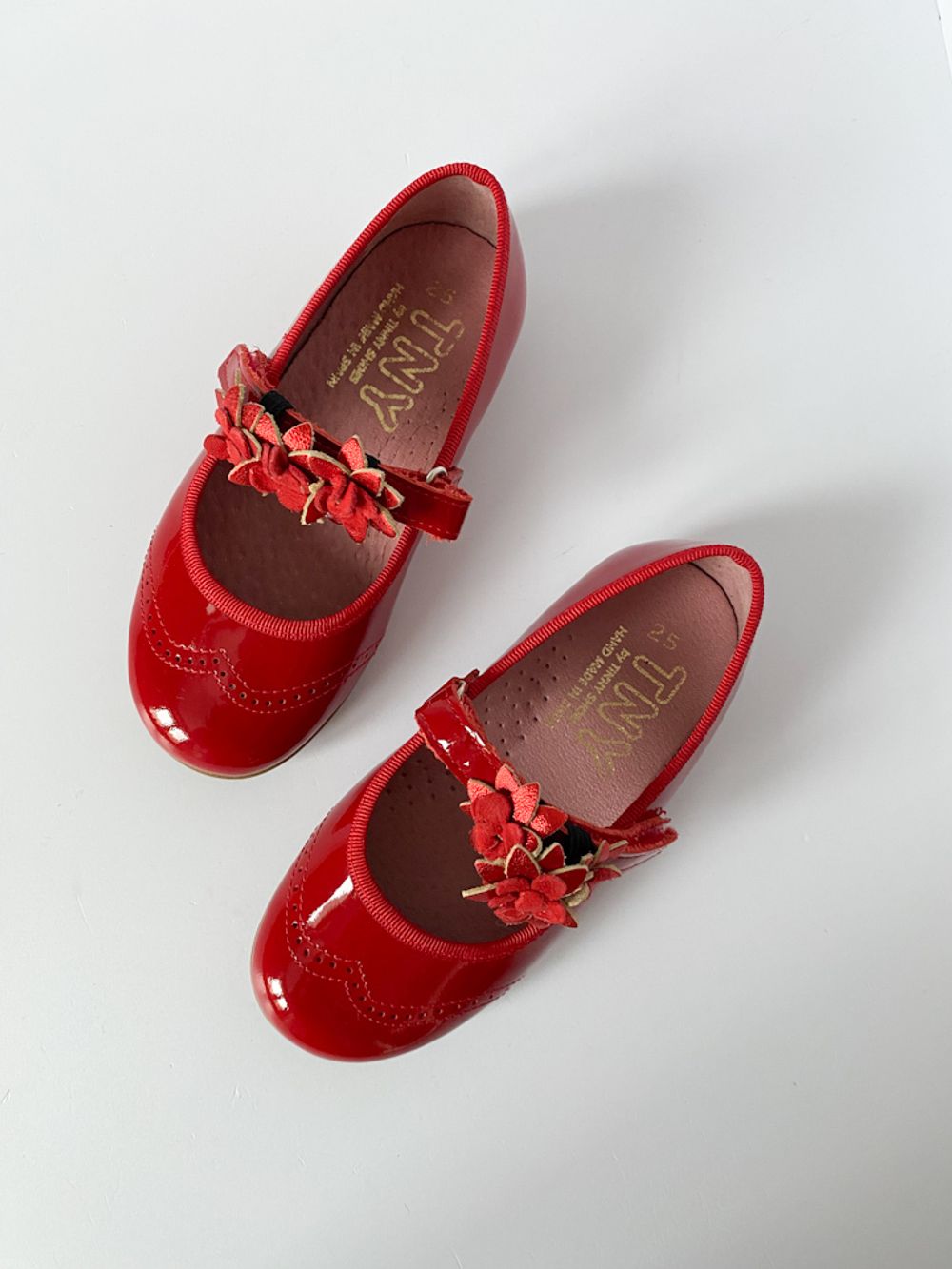 Новые лаковые туфли TNY, 25