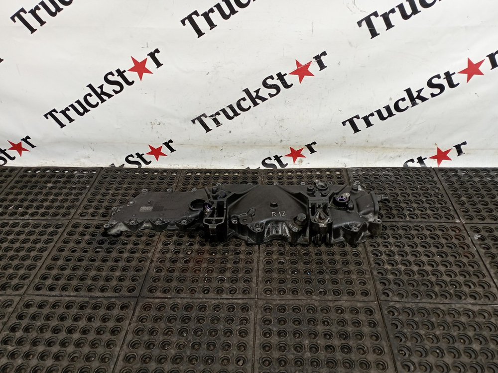 Крышка масляного радиатора в сборе