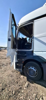 Mercedes-Benz ACTROS 4x2 Седельный тягач 1845 LS (Дизельный, 12,8 л, 476 л.с., МТ)