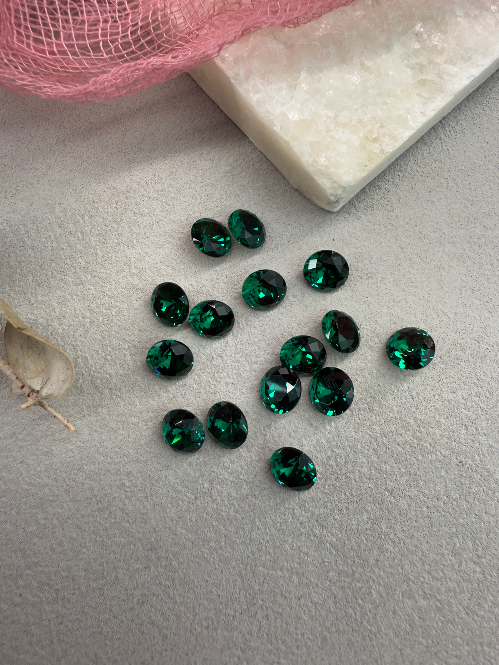 Шатон Chatone 8 мм (ss39), Emerald