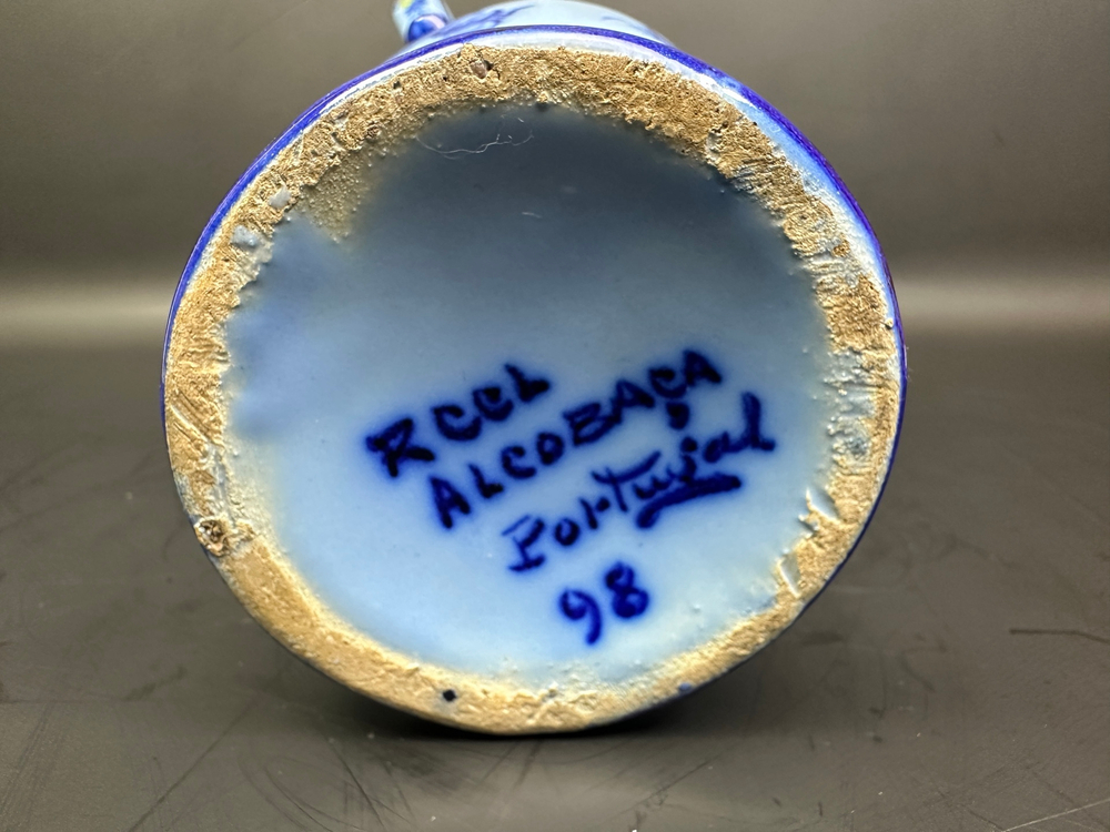 Португальская ваза с ручками