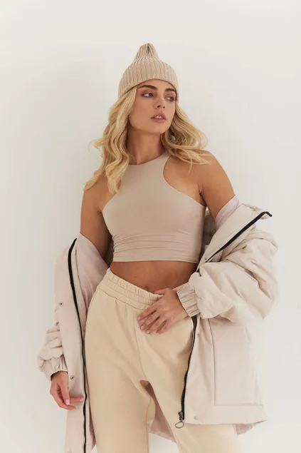 Шапка из хлопка бежевого цвета