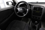 Toyota Avensis, 2001 год