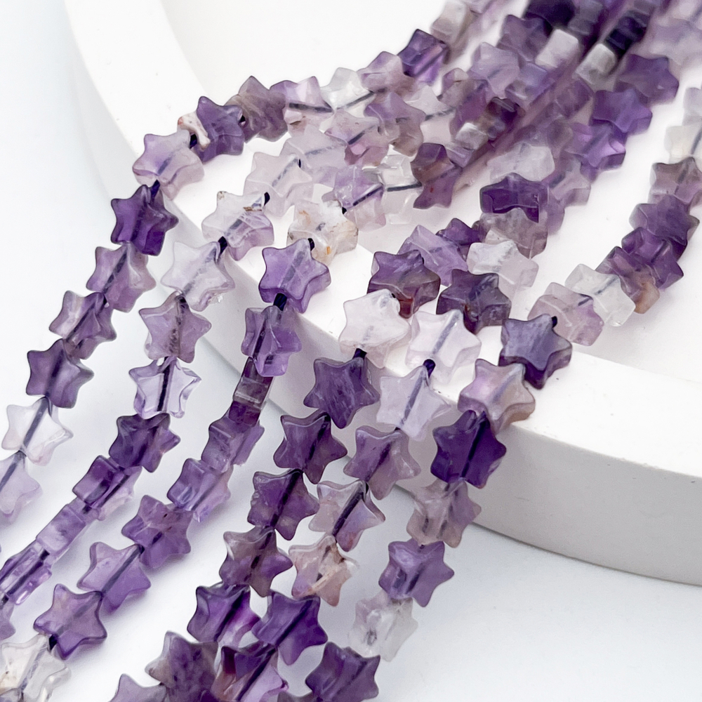 Аметист бусины, звезда, размер около 6 мм, цена за отрезок 9-9,5 см (1/4 нити)