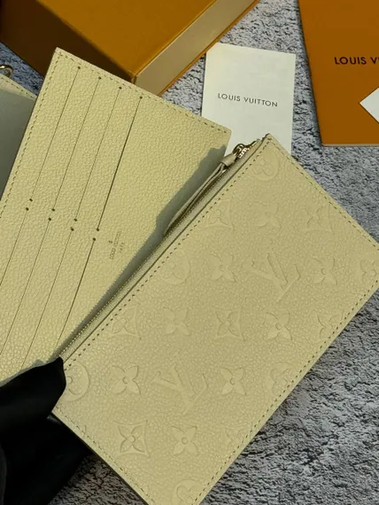 Клатч Louis Vuitton Felicie кремовый