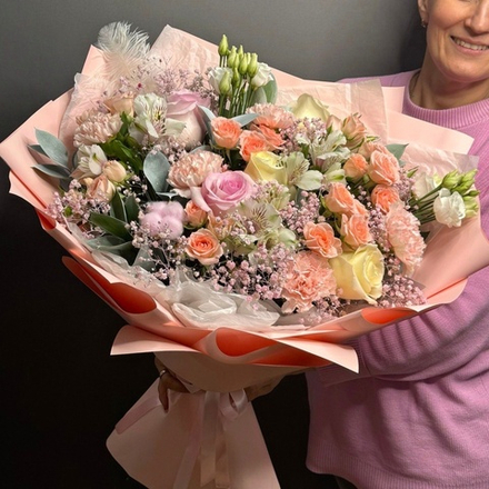 Букет в персиково-розовой гамме