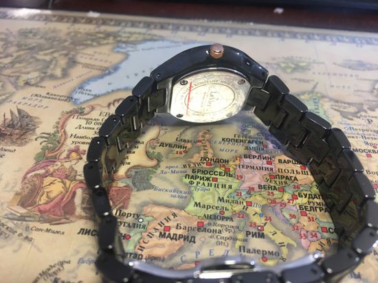 Женские керамические часы из Франции LeVier L 7504 L Bl вид сзади