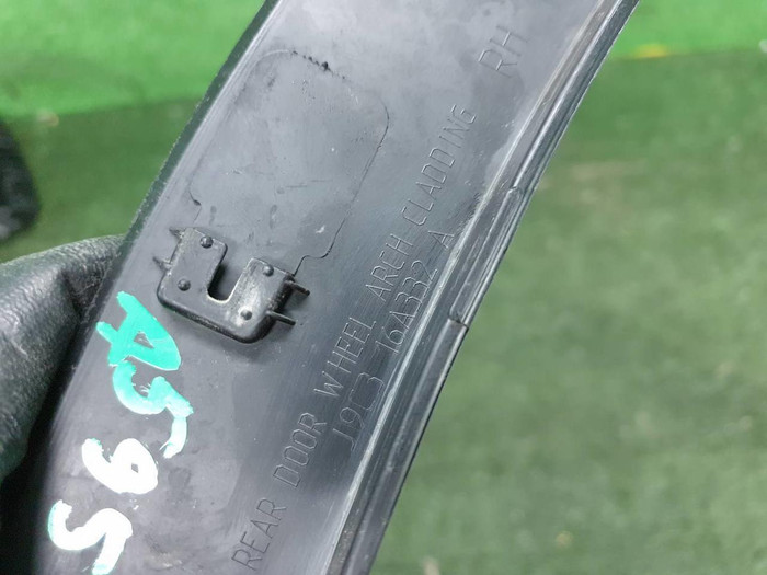 Накладка двери задняя правая Jaguar E-PACE (2017-н.в.)