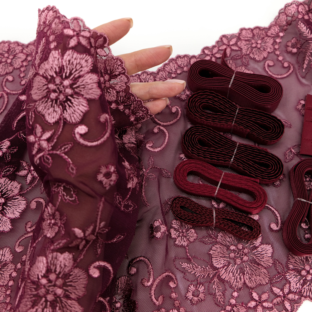 Вышивка на сетке БРУСНИКА, 21см