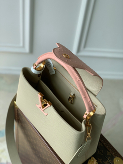 Louis Vuitton Capucines MM
