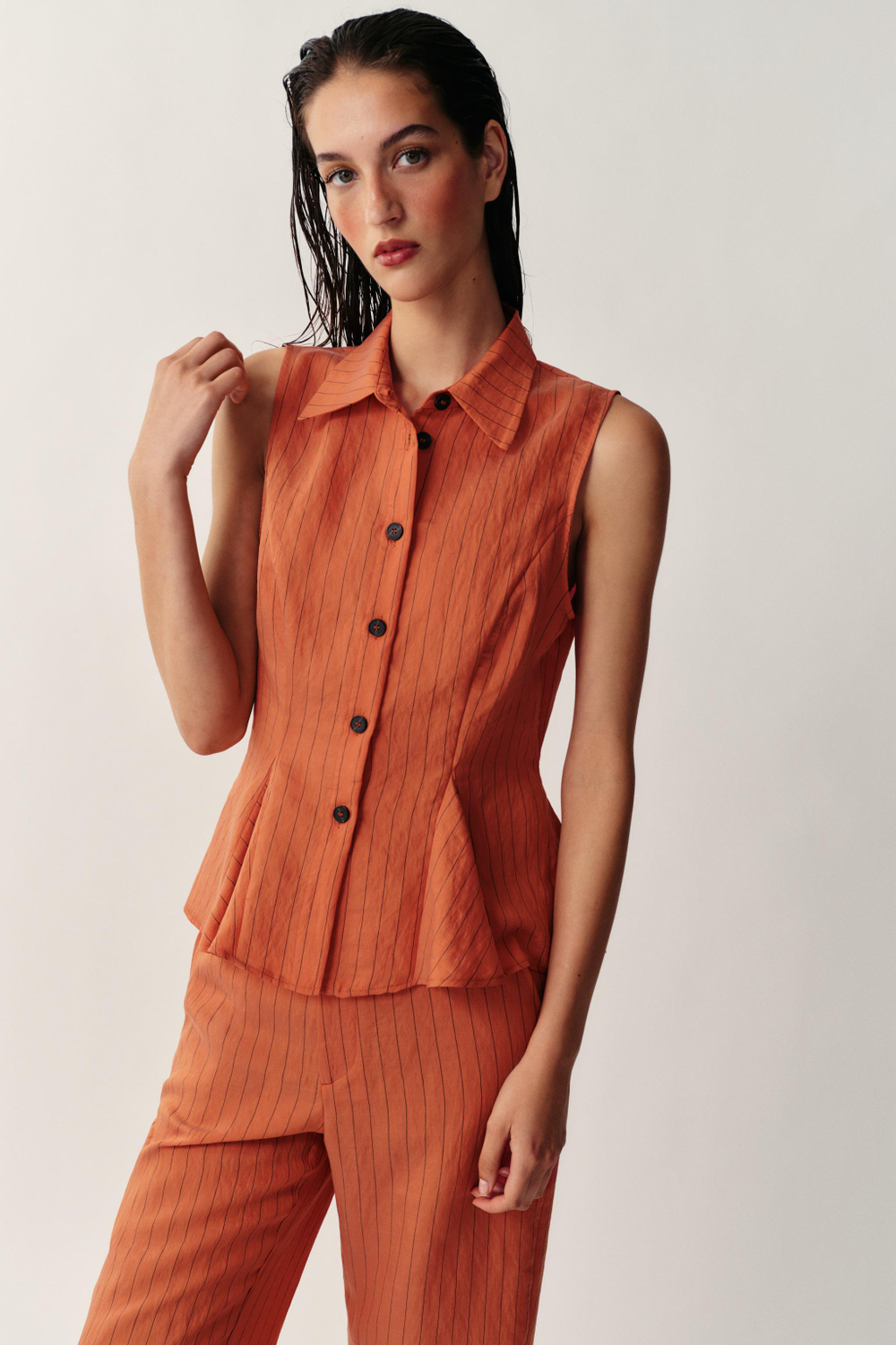 ZARA ЖИЛЕТ В ПОЛОСКУ С БАСКОЙ, МЕДНЫЙ