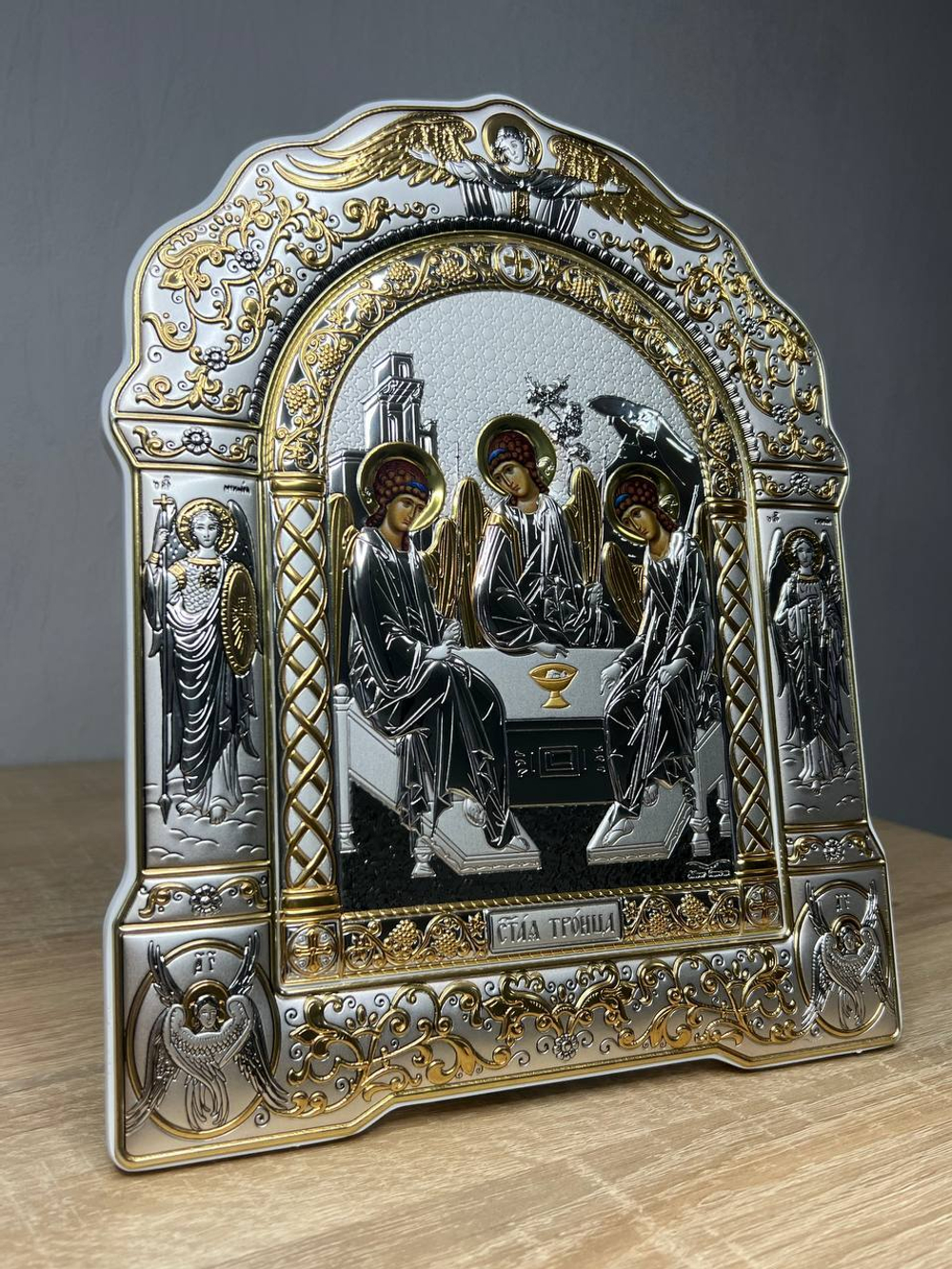 Св. Троица, икона арочная с рамкой, белое дерево 266х335