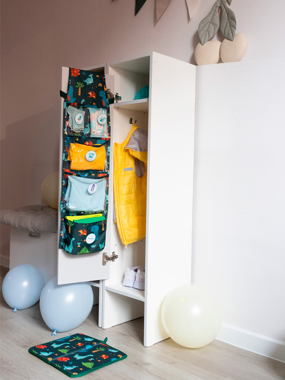 Набор для детского сада: кармашек, коврик, наклейки. Динозавры принт