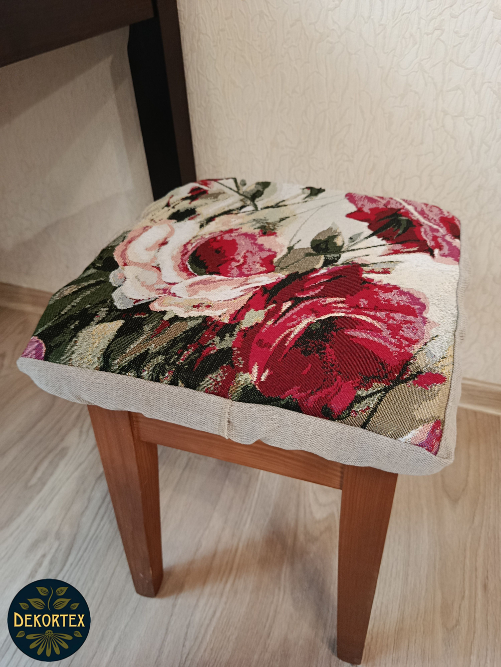 Набор чехлов на табурет из гобелена Акварельные розы (33х33 см) - 2шт