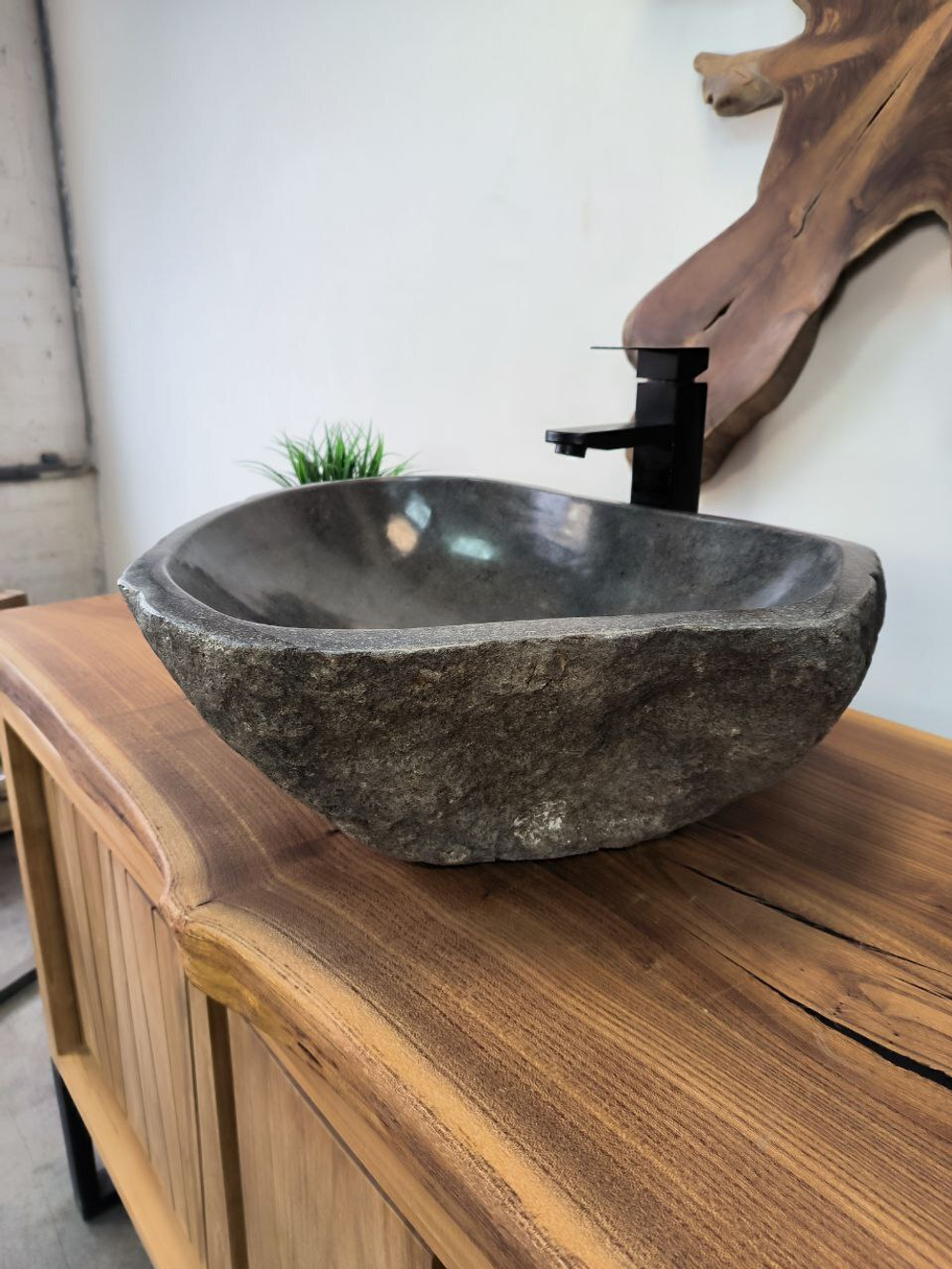Раковина из речного камня RS-65894 58х45х15 из натурального камня
