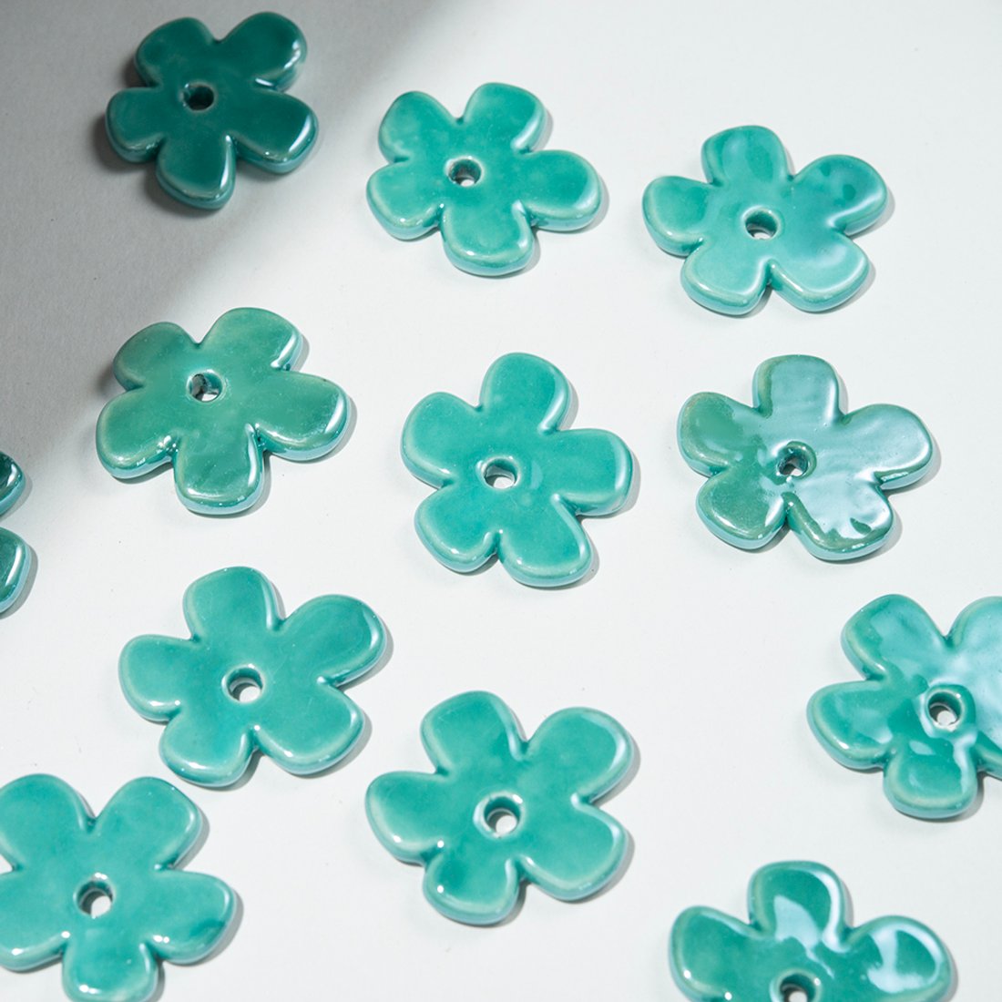 Бусина в форме цветка, 33*35,5мм, зеленая, глазурированный фарфор