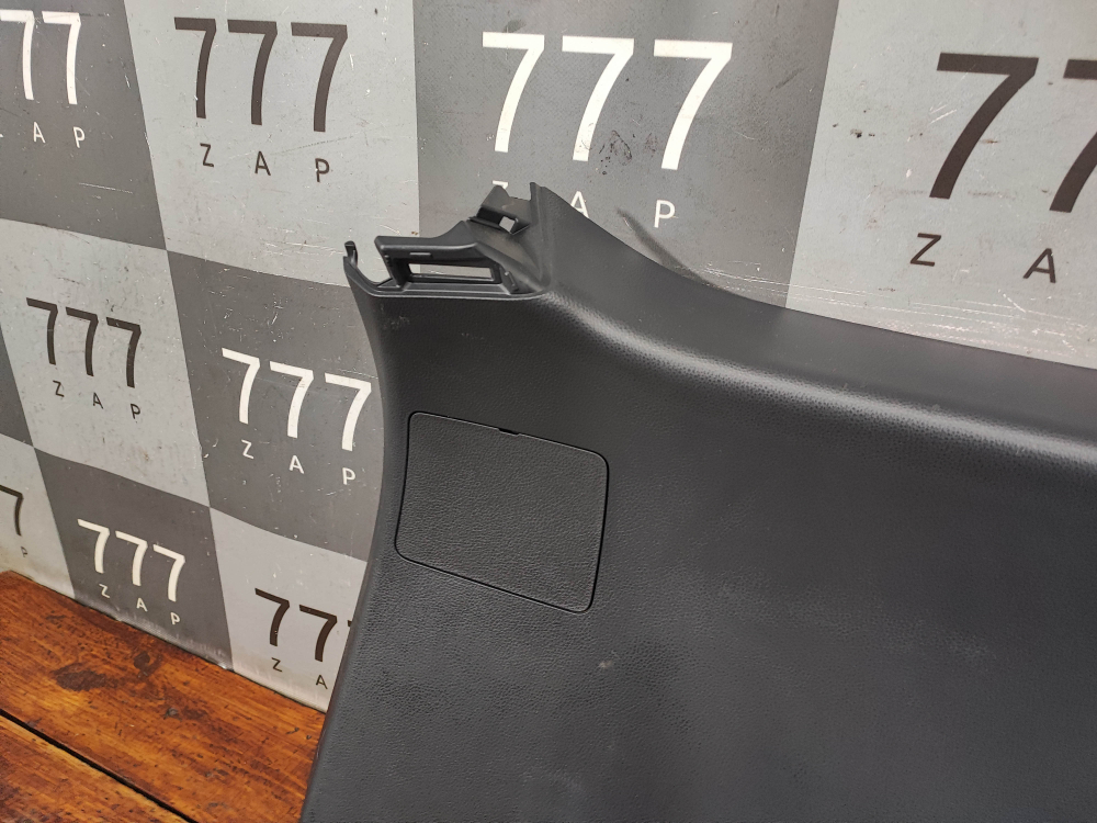 Обшивка крышки багажника Toyota RAV4 V (XA50) 18-нв Б/У Оригинал 677500R120C0