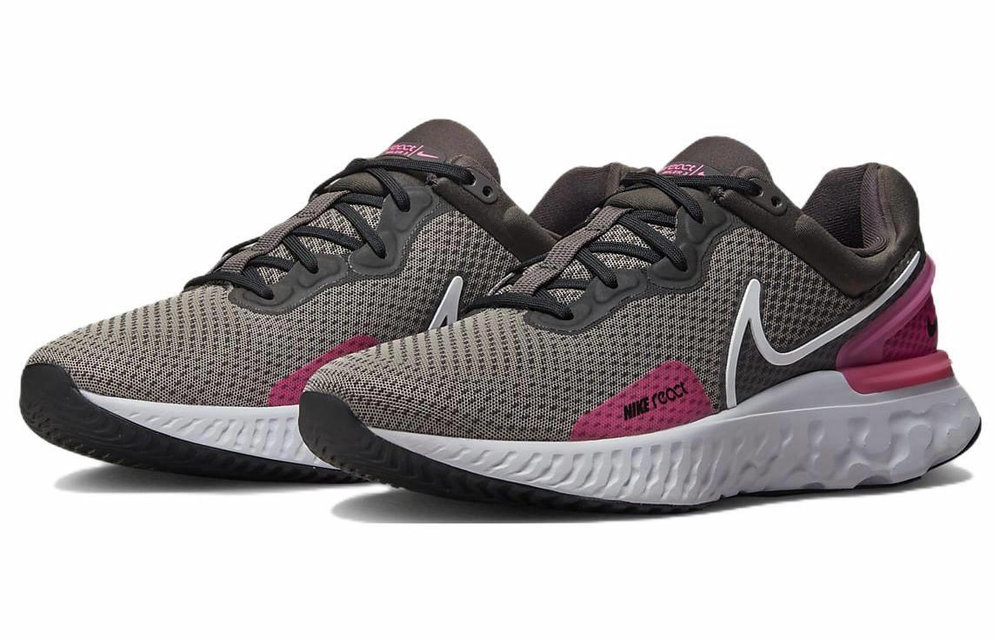 Кроссовки Nike 3