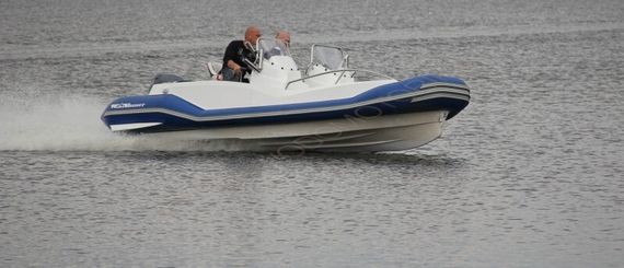Лодка WINboat R53