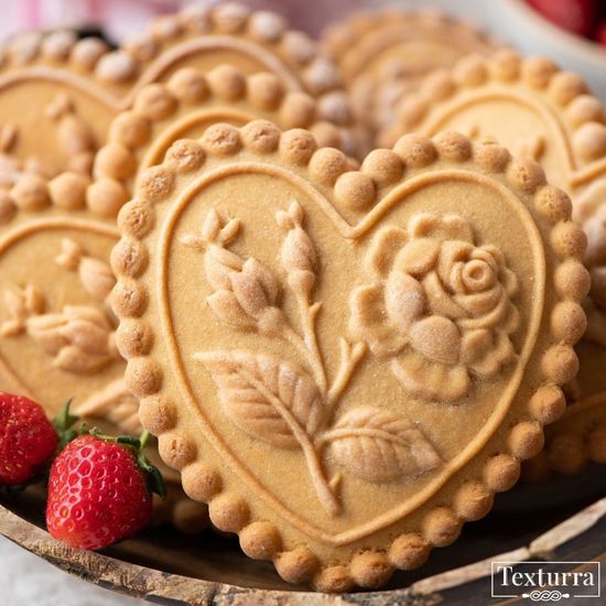 Печатный пряник с розой