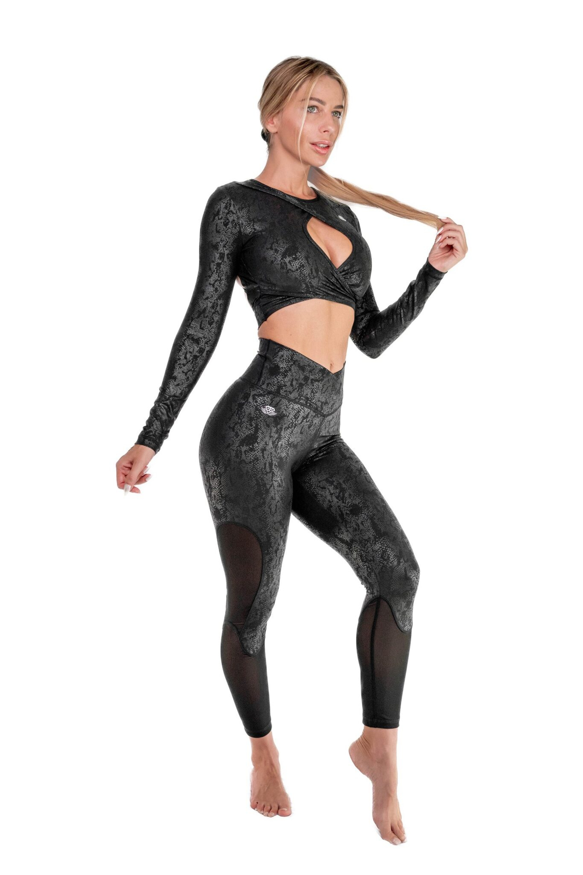 Топ BODY ENGINEERS ALDEA Tech 2.0 Crop Top Metallic Black