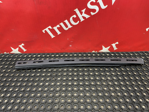 Дефлектор обдува лобового стекла 2023г