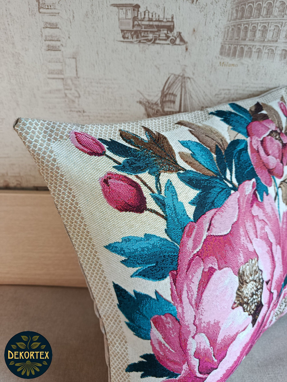 Декоративный гобеленовый чехол Розовые пионы 47х47