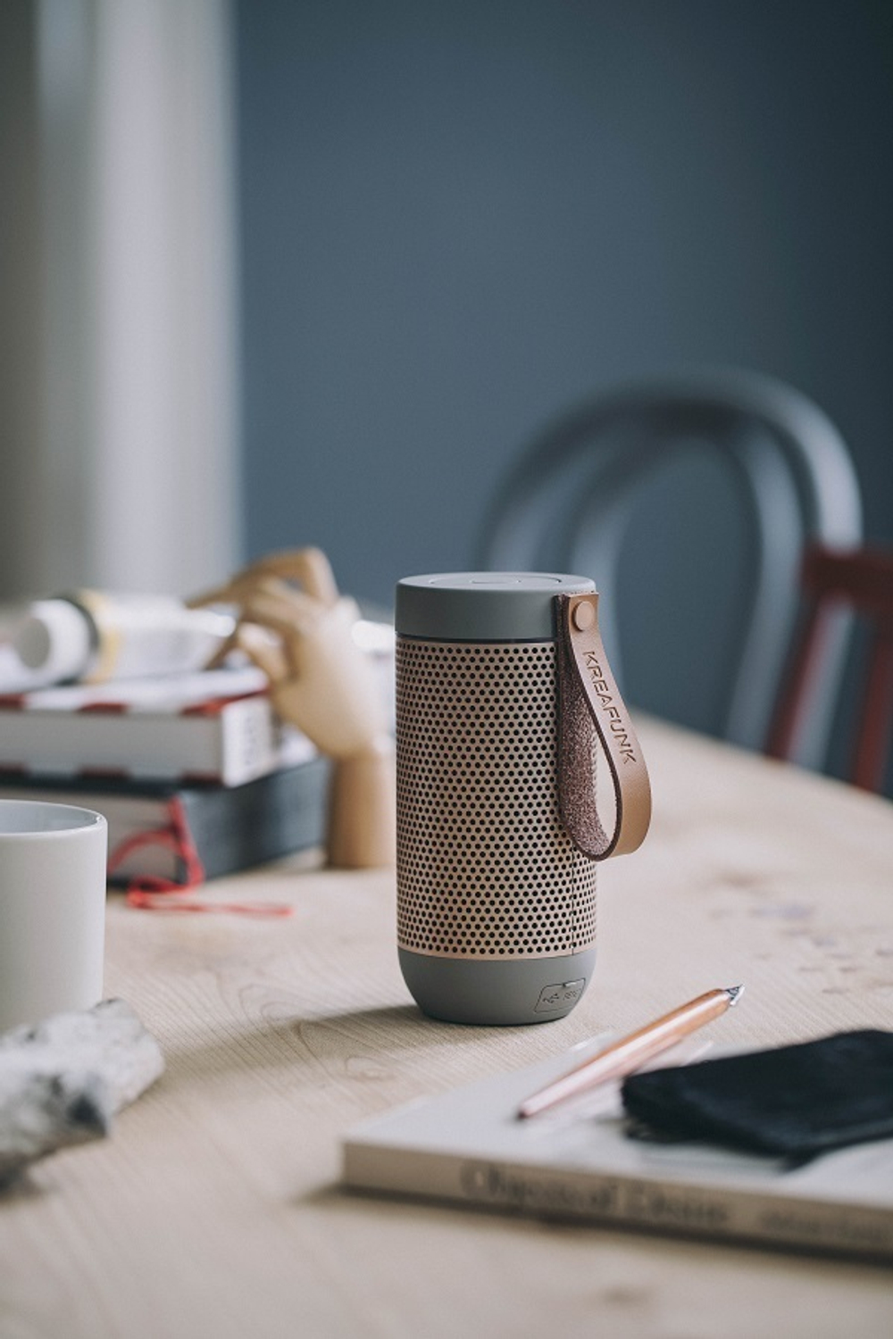 Колонка беспроводная с ремешком afunk, серая с бронзой