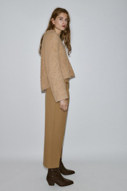 ZARA ПРЯМЫЕ БРЮКИ С ЗАЩИПАМИ, ЦВЕТ ВЕРБЛЮЖЬЕЙ ШЕРСТИ