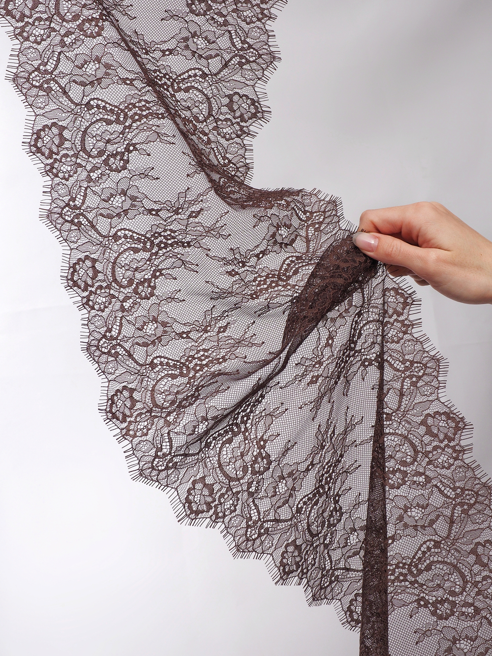 Кружево шантильи темный шоколад неэластичное ширина 22 см купон 2.9 м