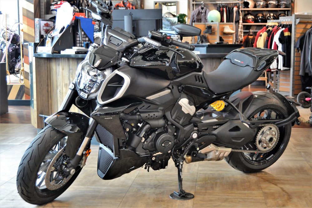 Мотоцикл Ducati Diavel V4 (2025)
