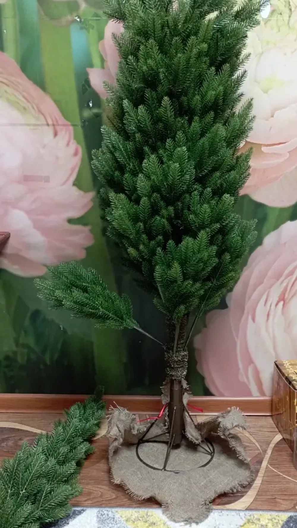 Искусственная елка на ножке «Николь» (Литая хвоя) 180 см / 1,8 м